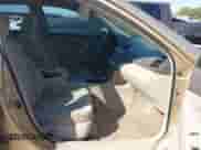 2011 Toyota Camry LE z VIN 4T1BF3EK7BU168812, wystawiony jako IAAI lot #43341981 z przebiegiem 268 323 mil mil oraz . Historia ofert i sprzedaży dostępna na DreamBid. Obrazek 5.