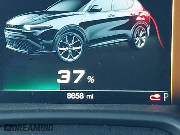 2024 Dodge Hornet R/T z VIN ZACPDFCW2R3A08184, wystawiony jako IAAI lot #41355339 z przebiegiem 8 658 mil mil oraz . Historia ofert i sprzedaży dostępna na DreamBid. Obrazek 15.