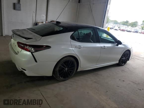 2022 Toyota Camry XSE with VIN 4T1K61BK5NU070245, listed as a Copart auction lot 67200495 with 29,157 mi miles and Clean title. Bid and sale history available at DreamBid. Image 3.