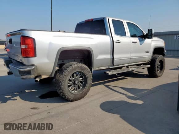 2014 GMC Sierra 1500 SLE z VIN 1GTV2UEC9EZ293975, wystawiony jako Copart lot #81319515 z przebiegiem 141 217 mil mil oraz Czysty tytuł • Clean title. Historia ofert i sprzedaży dostępna na DreamBid. Obrazek 3.