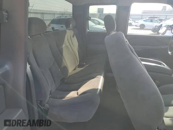2005 Chevrolet Silverado 1500 LS z VIN 2GCEC19VX51256322, wystawiony jako Copart lot #83776564 z przebiegiem Nie podano mil oraz Szkoda całkowita • Salvage title. Historia ofert i sprzedaży dostępna na DreamBid. Obrazek 10.