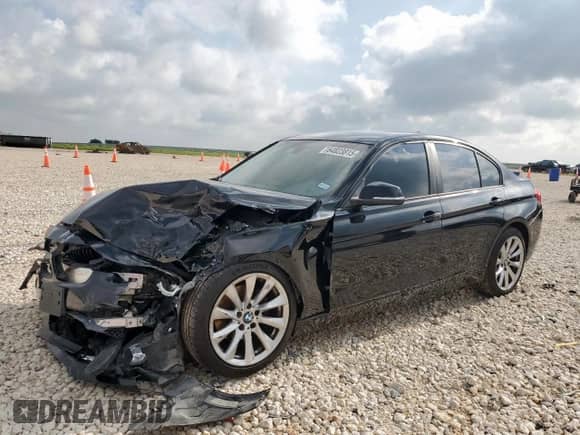 2018 BMW 3 Series 320i z VIN WBA8A9C58JK622893, wystawiony jako Copart lot #64823815 z przebiegiem 106 872 mil mil oraz Szkoda całkowita • Salvage title. Historia ofert i sprzedaży dostępna na DreamBid. Obrazek 1.
