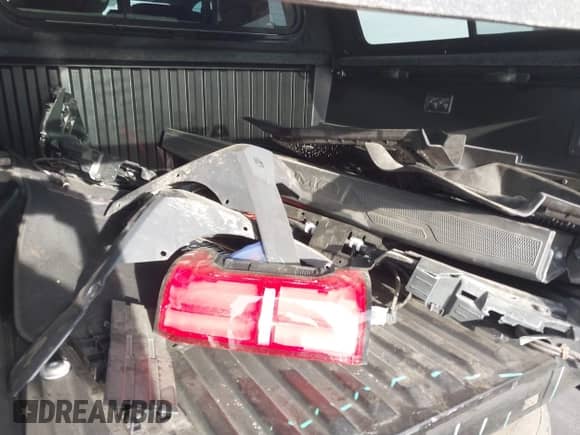 2024 Toyota Tacoma TRD Off Road с VIN 3TMLB5JN8RM009103, выставлен на аукционе IAAI как лот 43210758 с пробегом 14 193 миль миль и . История ставок и продаж доступна на DreamBid. Изображение 12.