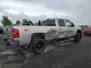2007 Chevrolet Silverado 2500HD 2LT z VIN 1GCHK23697F504854, wystawiony jako Copart lot #58057985 z przebiegiem 269 143 mil mil oraz Szkoda całkowita • Salvage title. Historia ofert i sprzedaży dostępna na DreamBid. Obrazek 3.