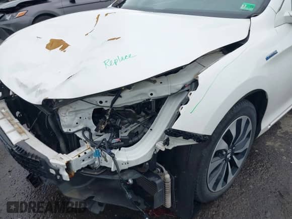 2015 Honda Accord Touring z VIN 1HGCR6F71FA012494, wystawiony jako IAAI lot #42512438 z przebiegiem 96 698 mil mil oraz . Historia ofert i sprzedaży dostępna na DreamBid. Obrazek 6.