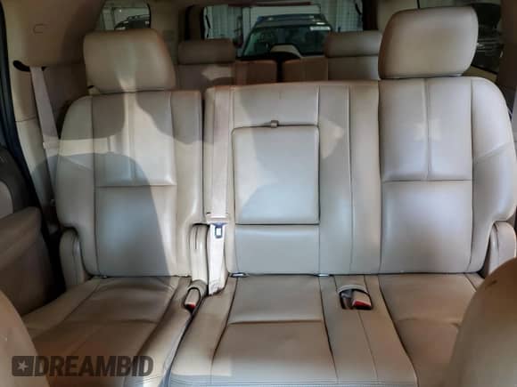 2011 Chevrolet Suburban LT with VIN 1GNSCJE06BR226046, listed as a Copart auction lot 66680805 with 190,288 mi miles and Non repairable. Bid and sale history available at DreamBid. Image 10.
