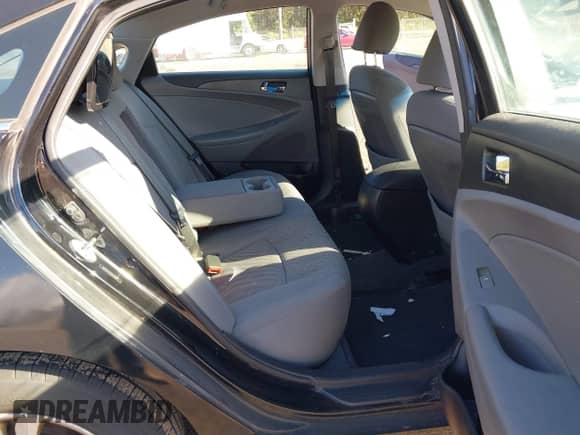 2013 Hyundai Sonata GLS with VIN 5NPEB4AC2DH508317, listed as a IAAI auction lot 43342335 with 172,551 mi miles and . Bid and sale history available at DreamBid. Image 8.