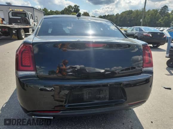 2016 Chrysler 300 S с VIN 2C3CCABGXGH233799, выставлен на аукционе Copart как лот 80563255 с пробегом 173 428 миль миль и Списание • Salvage title. История ставок и продаж доступна на DreamBid. Изображение 6.