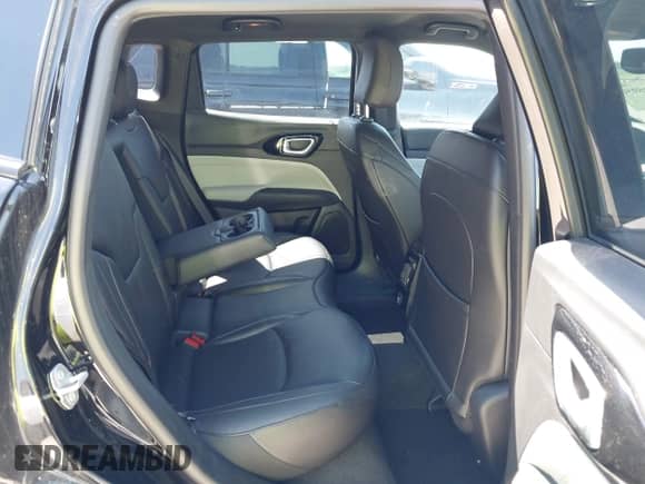 2025 Jeep Compass Limited with VIN 3C4NJDCN5ST501442, listed as a IAAI auction lot 42595950 with 667 mi miles and . Bid and sale history available at DreamBid. Image 8.