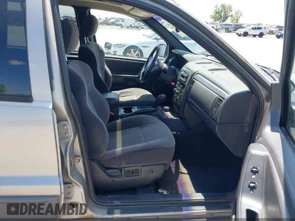 2001 Jeep Grand Cherokee Laredo с VIN 1J4GW48SX1C728557, выставлен на аукционе IAAI как лот 43319993 с пробегом 165 678 миль миль и . История ставок и продаж доступна на DreamBid. Изображение 5.