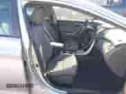 2013 Hyundai Elantra GLS z VIN 5NPDH4AEXDH290770, wystawiony jako IAAI lot #43337517 z przebiegiem 99 331 mil mil oraz . Historia ofert i sprzedaży dostępna na DreamBid. Obrazek 5.