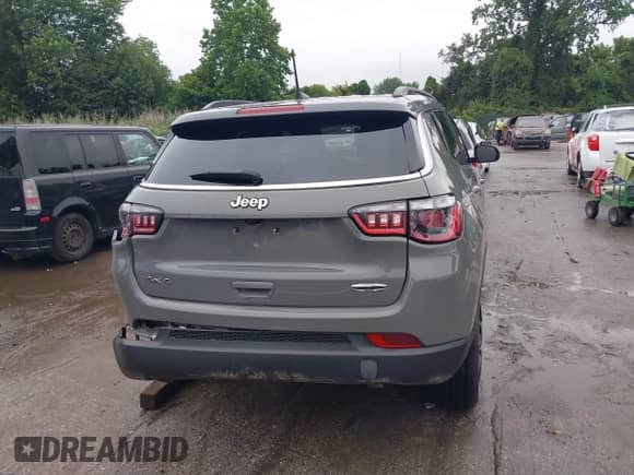 2023 Jeep Compass Latitude Lux с VIN 3C4NJDFN7PT558387, выставлен на аукционе IAAI как лот 43028238 с пробегом 19 083 миль миль и . История ставок и продаж доступна на DreamBid. Изображение 16.