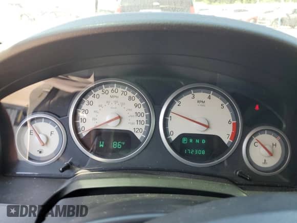 2010 Dodge Grand Caravan SXT with VIN 2D4RN5D10AR460200, listed as a Copart auction lot 71303905 with 172,308 mi miles and Salvage title. Bid and sale history available at DreamBid. Image 9.