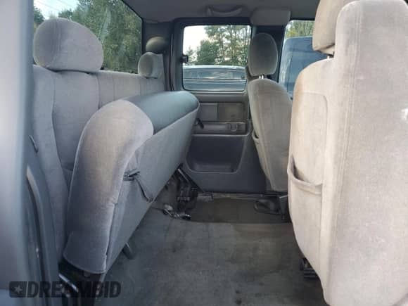 2003 GMC Sierra 1500 SLT z VIN 2GTEK19T731335445, wystawiony jako Copart lot #81689485 z przebiegiem Nie podano mil oraz Szkoda całkowita • Salvage title. Historia ofert i sprzedaży dostępna na DreamBid. Obrazek 10.