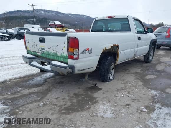 2000 Chevrolet Silverado 1500 z VIN 1GCEK14V8YE421717, wystawiony jako IAAI lot #41280823 z przebiegiem 185 551 mil mil oraz . Historia ofert i sprzedaży dostępna na DreamBid. Obrazek 6.