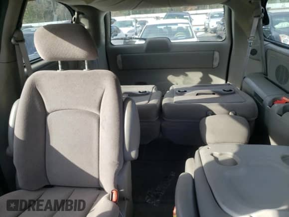 2002 Dodge Caravan с VIN 1B8GP34342B560834, выставлен на аукционе Copart как лот 85015714 с пробегом 218 308 миль миль и Списание • Salvage title. История ставок и продаж доступна на DreamBid. Изображение 10.