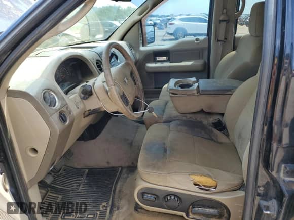 2007 Ford F-150 XLT с VIN 1FTPW12V97FB05686, выставлен на аукционе Copart как лот 68710135 с пробегом 263 430 миль миль и Списание • Salvage title. История ставок и продаж доступна на DreamBid. Изображение 7.