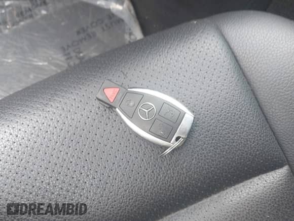 2010 Mercedes-Benz C 300 Sport с VIN WDDGF8BB0AR093597, выставлен на аукционе IAAI как лот 42876595 с пробегом 135 354 миль миль и . История ставок и продаж доступна на DreamBid. Изображение 11.