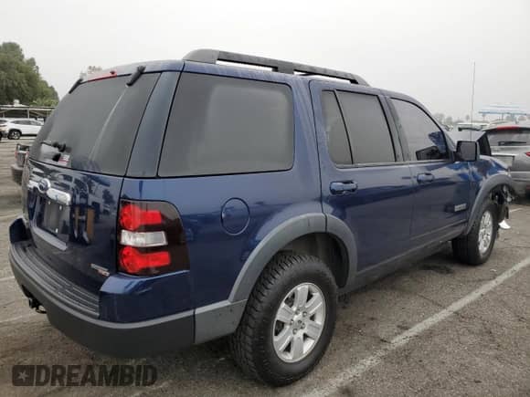 2007 Ford Explorer XLT с VIN 1FMEU63E07UB33506, выставлен на аукционе Copart как лот 85313935 с пробегом 120 282 миль миль и Списание • Salvage title. История ставок и продаж доступна на DreamBid. Изображение 3.