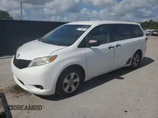 2012 Toyota Sienna с VIN 5TDKA3DC7CS011302, выставлен на аукционе Copart как лот 67195275 с пробегом 164 227 миль миль и Чистый • Clean title. История ставок и продаж доступна на DreamBid. Изображение 1.