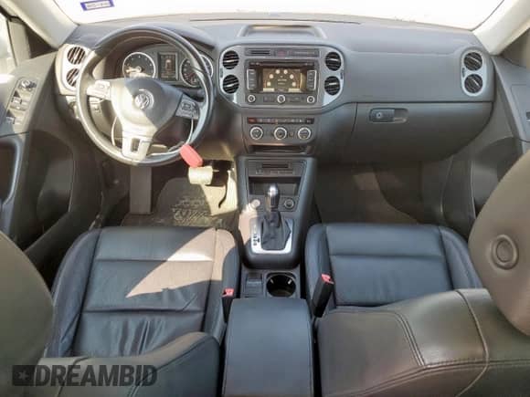 2013 Volkswagen Tiguan S с VIN WVGAV3AX3DW586503, выставлен на аукционе Copart как лот 81014045 с пробегом 103 633 миль миль и Списание • Salvage title. История ставок и продаж доступна на DreamBid. Изображение 8.