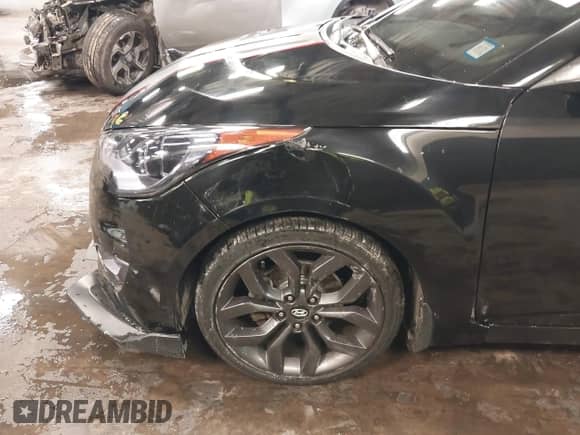 2015 Hyundai Veloster RE:FLEX with VIN KMHTC6AD2FU223615, listed as a IAAI auction lot 41388773 with 111,381 mi miles and . Bid and sale history available at DreamBid. Image 17.