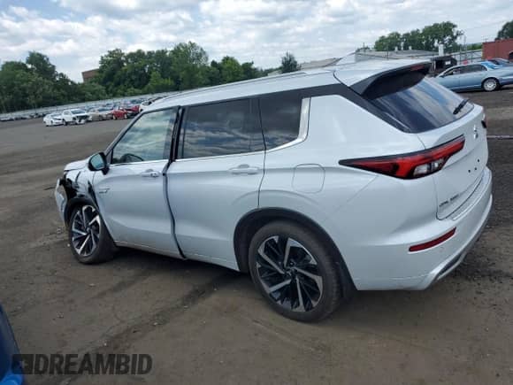 2024 Mitsubishi Outlander SEL with VIN JA4T5WA91RZ013342, listed as a Copart auction lot 61226515 with Not provided miles and Salvage title. Bid and sale history available at DreamBid. Image 2.