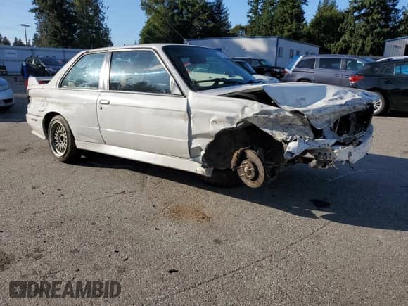 1988 BMW M3 с VIN WBSAK0307J2197936, выставлен на аукционе Copart как лот 81806055 с пробегом 185 155 миль миль и Списание • Salvage title. История ставок и продаж доступна на DreamBid. Изображение 4.