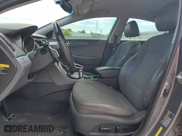 2012 Hyundai Sonata SE z VIN 5NPEC4AC7CH480588, wystawiony jako Copart lot #71114035 z przebiegiem 182 328 mil mil oraz Szkoda całkowita • Salvage title. Historia ofert i sprzedaży dostępna na DreamBid. Obrazek 7.