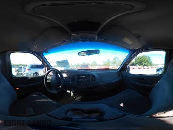 2000 Ford F-150 XL z VIN 1FTZX1729YNB24265, wystawiony jako IAAI lot #42330505 z przebiegiem Nie podano mil oraz . Historia ofert i sprzedaży dostępna na DreamBid. Obrazek 18.