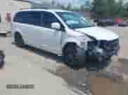 2019 Dodge Grand Caravan SE z VIN 2C4RDGBG6KR591927, wystawiony jako IAAI lot #42290258 z przebiegiem 133 290 mil mil oraz . Historia ofert i sprzedaży dostępna na DreamBid. Obrazek 1.