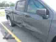 2021 Chevrolet Silverado 1500 Custom z VIN 1GCPWBEK2MZ242597, wystawiony jako IAAI lot #42375770 z przebiegiem 46 854 mil mil oraz . Historia ofert i sprzedaży dostępna na DreamBid. Obrazek 6.