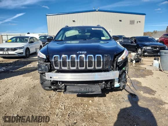 2016 Jeep Cherokee Latitude с VIN 1C4PJMCS4GW122464, выставлен на аукционе Copart как лот 89687455 с пробегом 121 404 миль миль и Чистый • Clean title. История ставок и продаж доступна на DreamBid. Изображение 5.
