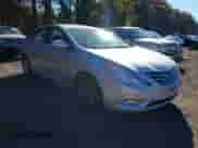 2013 Hyundai Sonata GLS z VIN 5NPEB4ACXDH725369, wystawiony jako IAAI lot #43543708 z przebiegiem 142 680 mil mil oraz . Historia ofert i sprzedaży dostępna na DreamBid. Obrazek 1.