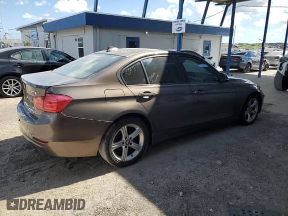 2013 BMW 3 Series 328i с VIN WBA3A5C5XDF353876, выставлен на аукционе Copart как лот 82634405 с пробегом 196 542 миль миль и Чистый • Clean title. История ставок и продаж доступна на DreamBid. Изображение 3.