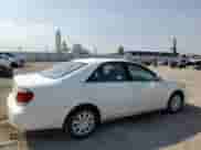 2006 Toyota Camry STD z VIN 4T1BE32K66U701715, wystawiony jako Copart lot #80918035 z przebiegiem 273 660 mil mil oraz Czysty tytuł • Clean title. Historia ofert i sprzedaży dostępna na DreamBid. Obrazek 3.