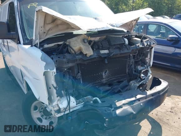 2004 Chevrolet Express Cargo с VIN 1GCHG35U241143060, выставлен на аукционе IAAI как лот 42633763 с пробегом 247 380 миль миль и . История ставок и продаж доступна на DreamBid. Изображение 6.