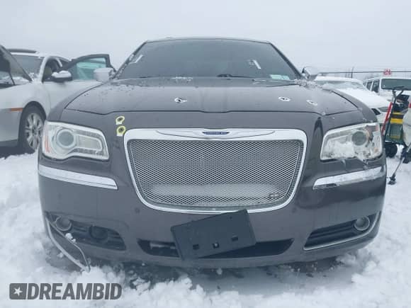 2013 Chrysler 300 S z VIN 2C3CCAJTXDH621920, wystawiony jako IAAI lot #41434113 z przebiegiem 146 164 mil mil oraz . Historia ofert i sprzedaży dostępna na DreamBid. Obrazek 6.