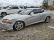 2004 Hyundai Tiburon GT с VIN KMHHN65F54U112744, выставлен на аукционе Copart как лот 57850495 с пробегом 103 409 миль миль и Списание • Salvage title. История ставок и продаж доступна на DreamBid. Изображение 1.