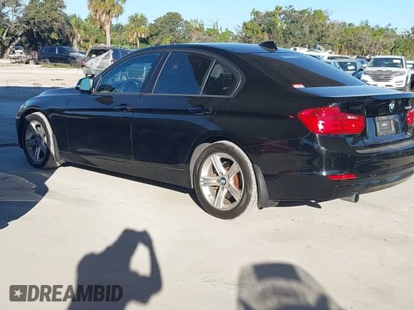 2015 BMW 3 Series 320i с VIN WBA3B1C51FP831427, выставлен на аукционе IAAI как лот 43441308 с пробегом 156 482 миль миль и . История ставок и продаж доступна на DreamBid. Изображение 3.