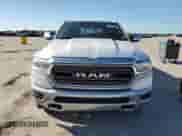 2020 Ram 1500 Limited z VIN 1C6SRFHMXLN303441, wystawiony jako Copart lot #53842035 z przebiegiem 192 383 mil mil oraz Szkoda całkowita • Salvage title. Historia ofert i sprzedaży dostępna na DreamBid. Obrazek 5.