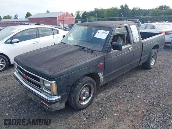 1984 Chevrolet S-10 с VIN 1GCCS14BXE2170340, выставлен на аукционе IAAI как лот 42728993 с пробегом 314 483 миль миль и . История ставок и продаж доступна на DreamBid. Изображение 2.
