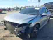 2019 Toyota Camry SE z VIN 4T1B11HK3KU197447, wystawiony jako IAAI lot #43301032 z przebiegiem 94 276 mil mil oraz . Historia ofert i sprzedaży dostępna na DreamBid. Obrazek 2.