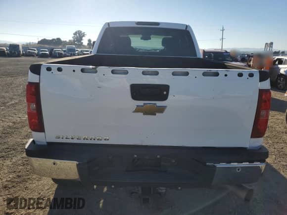 2011 Chevrolet Silverado 2500HD LTZ z VIN 1GC1KYC83BF194344, wystawiony jako Copart lot #70787114 z przebiegiem 285 134 mil mil oraz Czysty tytuł • Clean title. Historia ofert i sprzedaży dostępna na DreamBid. Obrazek 6.