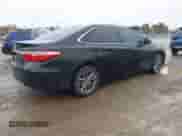 2017 Toyota Camry XLE z VIN 4T1BF1FK8HU793652, wystawiony jako IAAI lot #43517495 z przebiegiem 116 318 mil mil oraz . Historia ofert i sprzedaży dostępna na DreamBid. Obrazek 4.