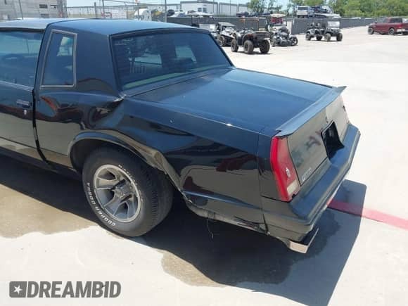1988 Chevrolet Monte Carlo с VIN 1G1GZ11G1JP114404, выставлен на аукционе IAAI как лот 42528288 с пробегом 7 662 миль миль и . История ставок и продаж доступна на DreamBid. Изображение 6.
