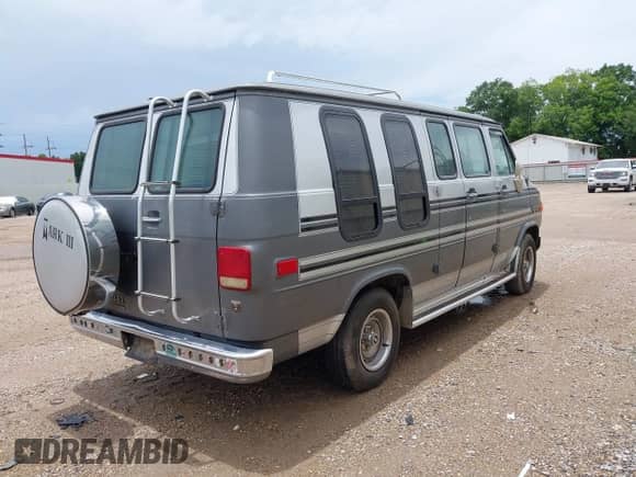 1990 Chevrolet Chevy Van with VIN 2GBEG25K0L4143808, listed as a IAAI auction lot 42485750 with 148,678 mi miles and . Bid and sale history available at DreamBid. Image 4.