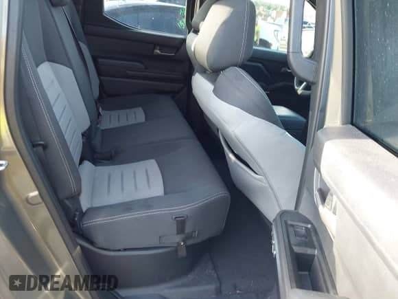 2025 Toyota Tacoma SR5 z VIN 3TMKB5FN4SM025034, wystawiony jako IAAI lot #43362553 z przebiegiem 16 757 mil mil oraz . Historia ofert i sprzedaży dostępna na DreamBid. Obrazek 8.