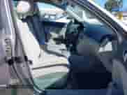 2006 Hyundai Sonata GL z VIN KMHET46C36A083055, wystawiony jako IAAI lot #43486346 z przebiegiem 104 734 mil mil oraz . Historia ofert i sprzedaży dostępna na DreamBid. Obrazek 5.