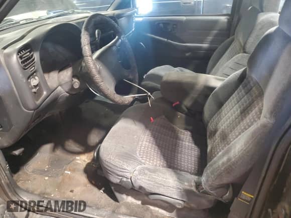 1998 Chevrolet S-10 LS с VIN 1GCCS1443W8212721, выставлен на аукционе Copart как лот 60344835 с пробегом 117 180 миль миль и Чистый • Clean title. История ставок и продаж доступна на DreamBid. Изображение 7.